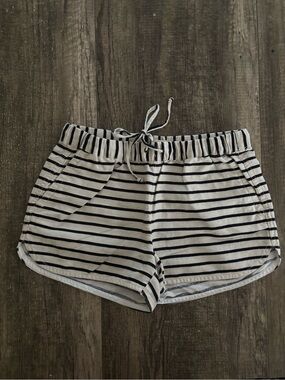 Striped Drawstring Women’s Shorts — White & Black